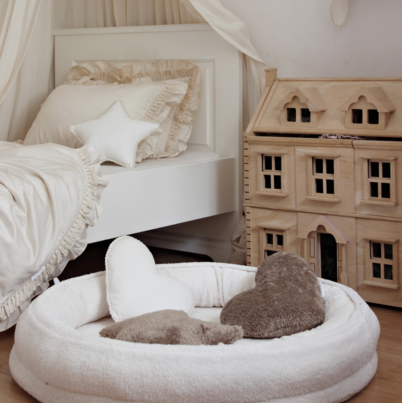 Juniornest Boucle Teddy vanille rund von Cotton & sweets online kaufen