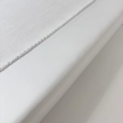 LUI e LEI Wickelauflage PEARL aus Satin-Baumwolle weiß